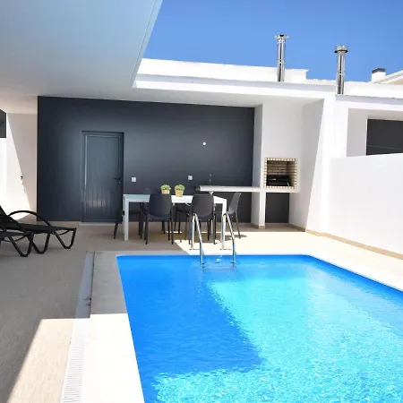 Villa Modern With Private Pool Near The Beautiful Of Foz De Arelho *