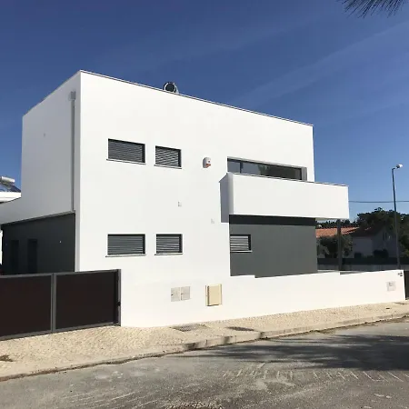 Modern With Private Pool Near The Beautiful Of Foz De Arelho Villa Nadadouro