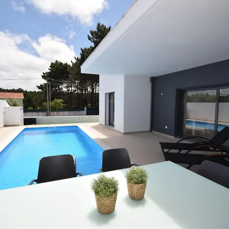 Modern With Private Pool Near The Beautiful Of Foz De Arelho