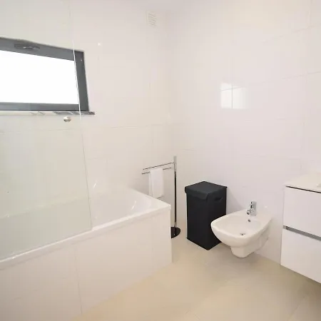 Modern With Private Pool Near The Beautiful Of Foz De Arelho * Nadadouro