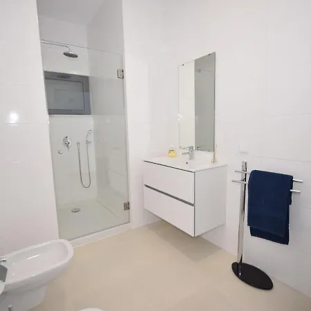 Modern With Private Pool Near The Beautiful Of Foz De Arelho Nadadouro