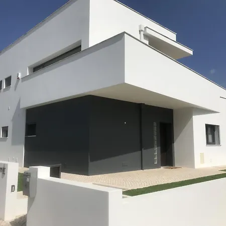 Villa Modern With Private Pool Near The Beautiful Of Foz De Arelho