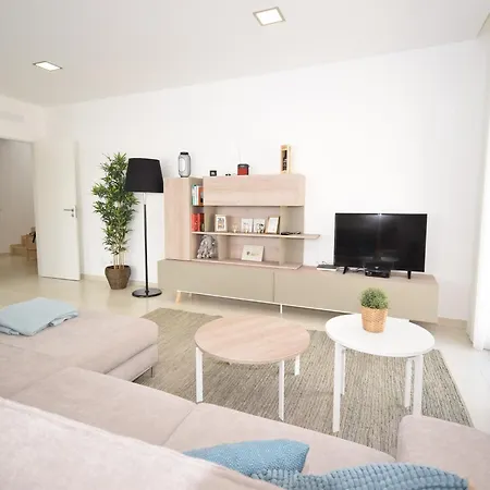 Sunny Near Obidos W Beaches *