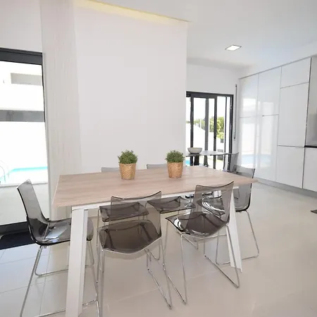 Sunny Near Obidos W Beaches Villa