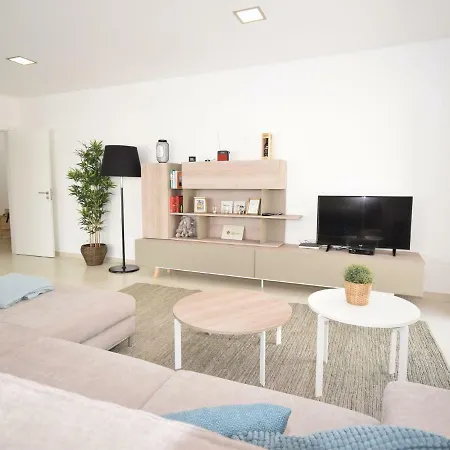 Modern With Private Pool Near The Beautiful Of Foz De Arelho * Nadadouro
