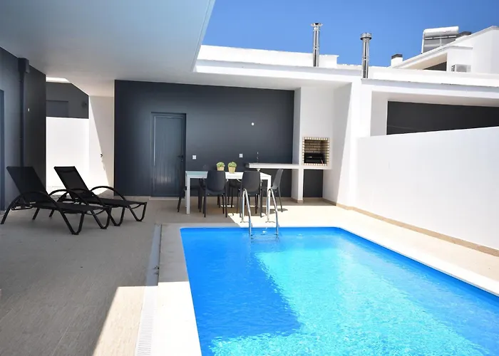 Sunny Near Obidos W Beaches Nadadouro